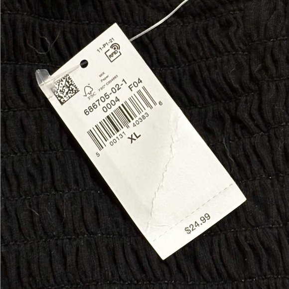 Old Navy Women’s XL Black Smocked Flutter Sleeve Top NWT - Picture 8 of 8